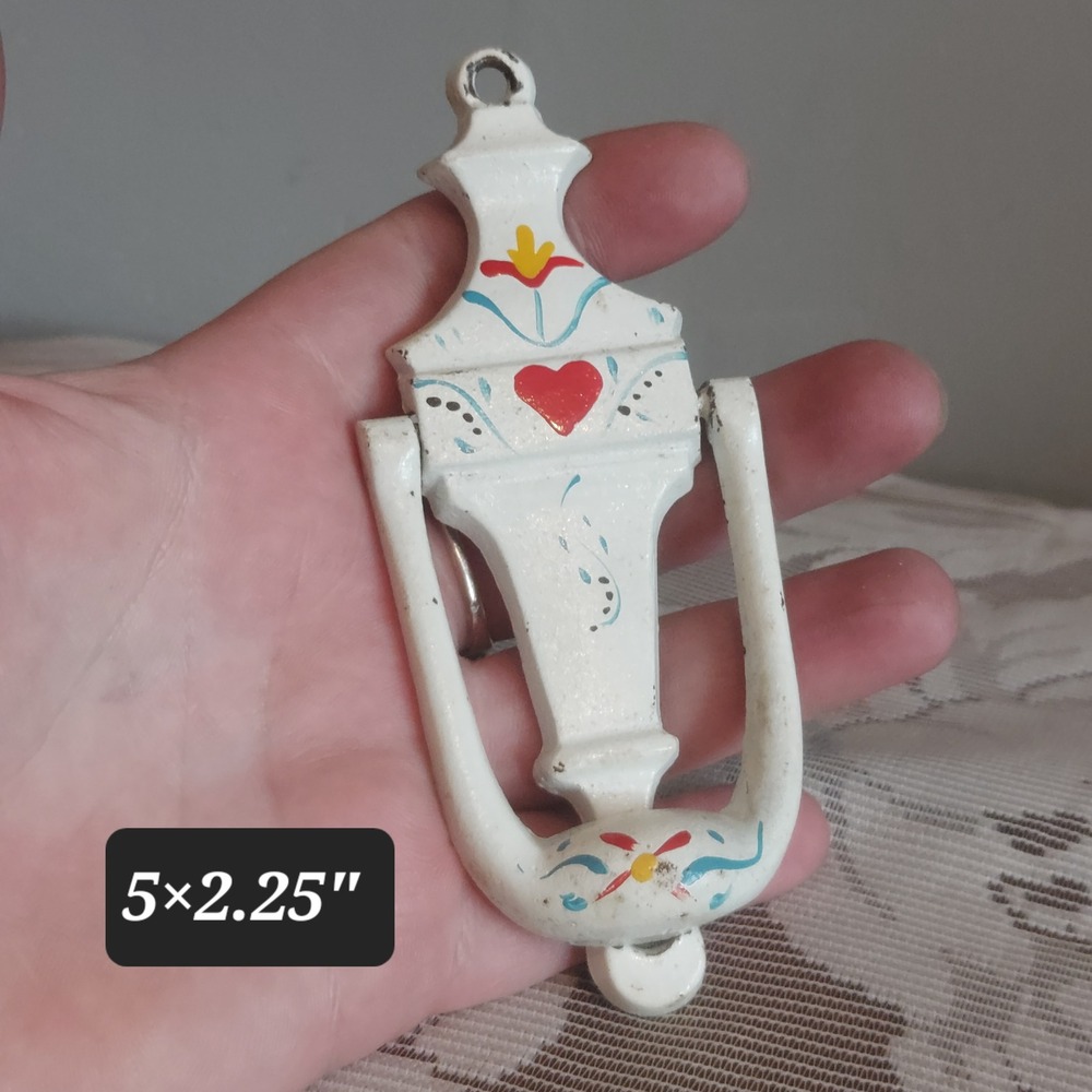 Vintage Cast Iron Door Knocker Hand Painted Folk Art Heart Floral White 5 Inch - Picture 5 of 5